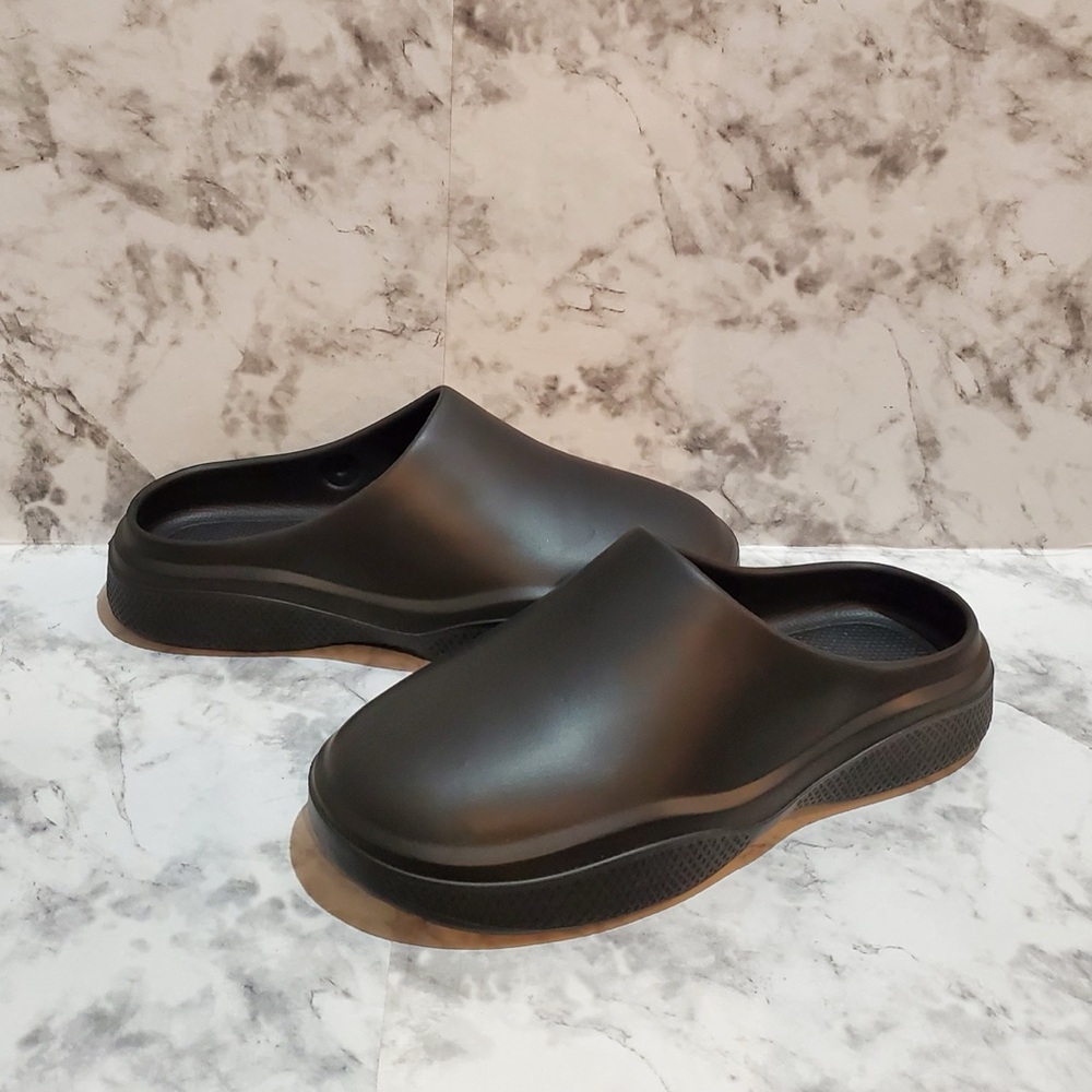 Youth Black Rubber Slip-on Mule Size 6